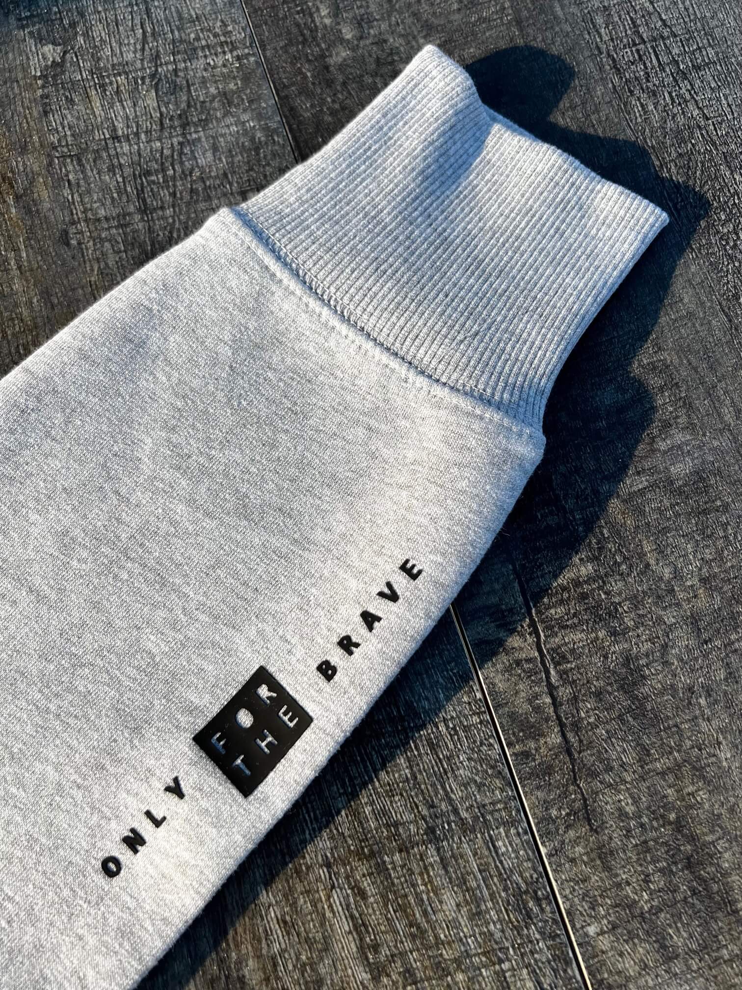 Grey Dog Sweater REEV wear